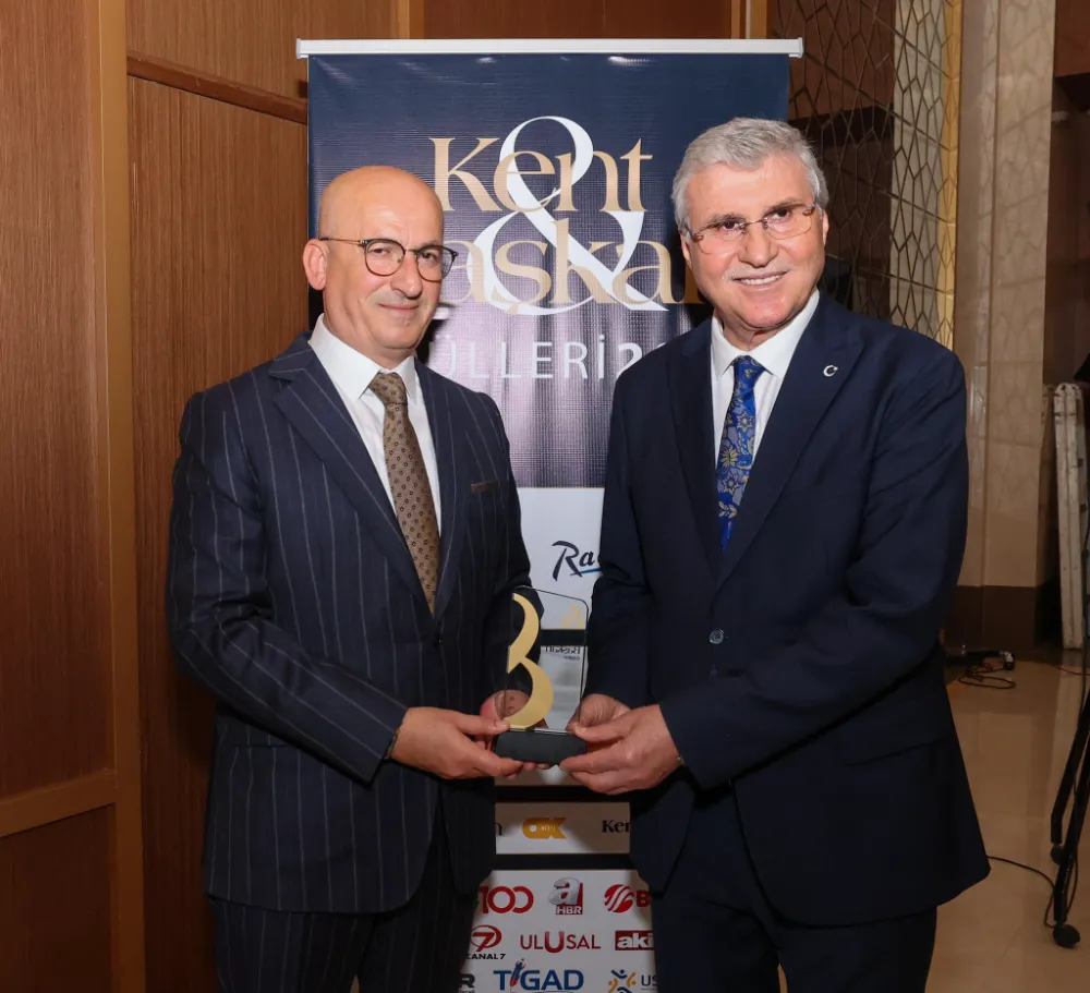 Büyükşehir’e ‘Marmara’nın en başarılı belediyesi’ ödülü: “Sakarya daha güzel yarınlara yürüyor