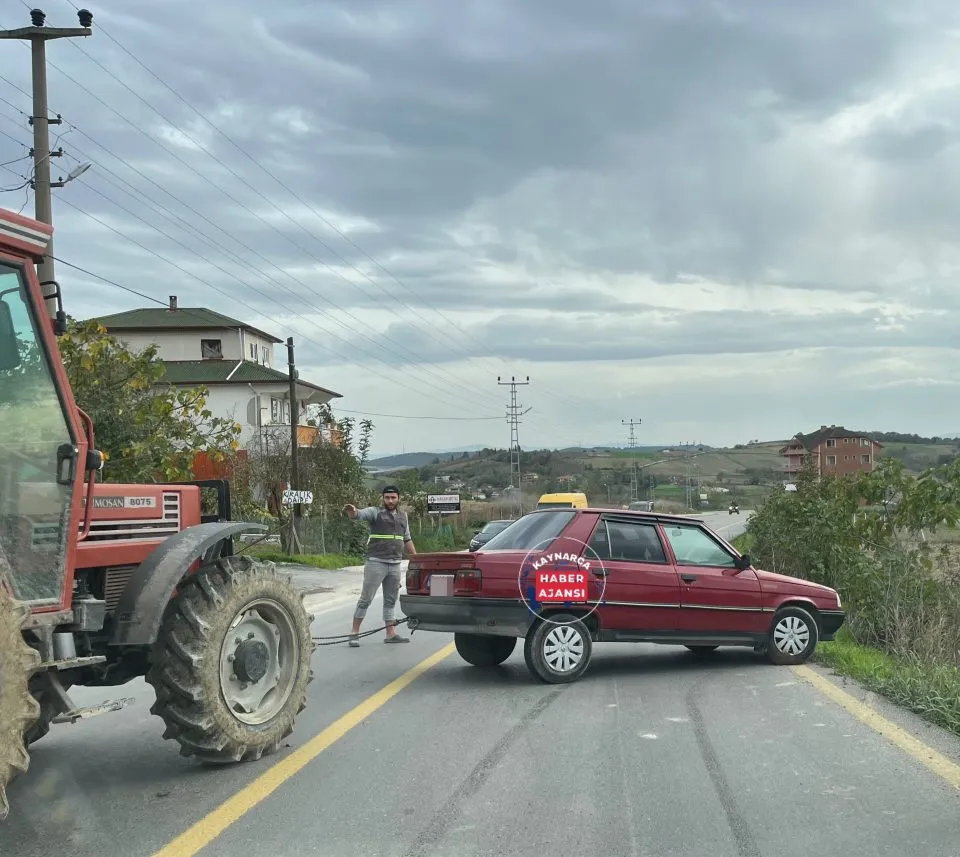 Kaynarca Kandıra yolunda Kontrolünü kaybeden Araç Şarampole Uçtu