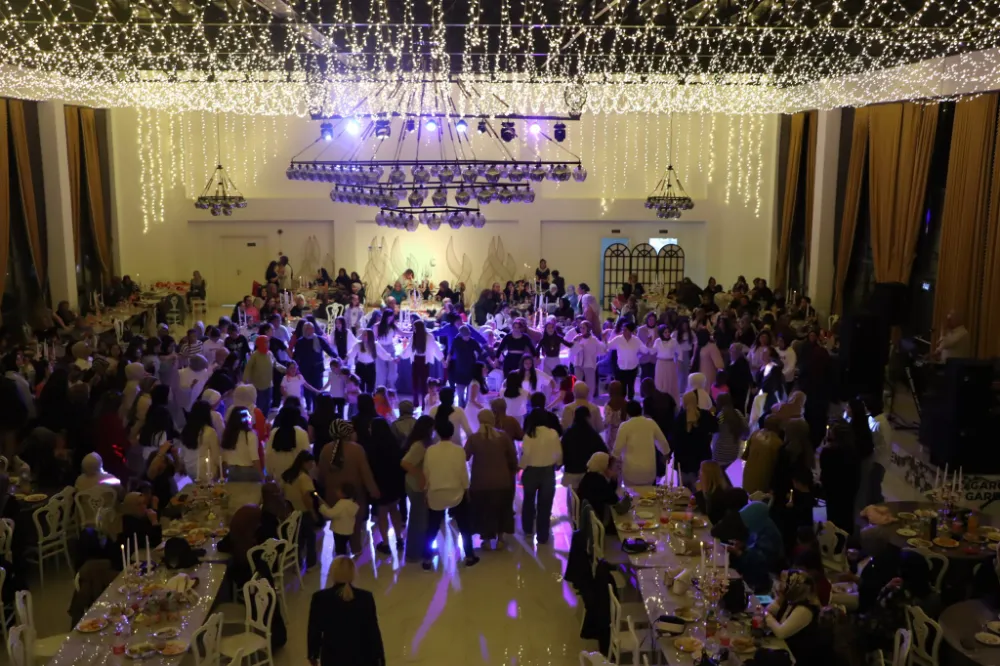 Kaynarcalı Annelerimiz Anneler Günü Eğlencesinde Muhteşem  Eğlendiler
