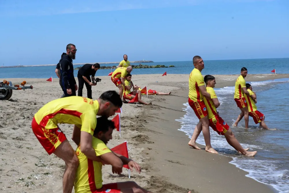 Kaynarca,Karasu, Kocaali,  sahillerinde cankurtaran ekipleri 46 kule, 7 jet ski, 1 zodyak bot ve 2 ATV ile vatandaşların hayatları için mücadele edecek.