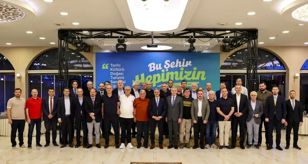 Başkan Alemdar Sakaryaspor için işadamlarıyla toplantı yaptı