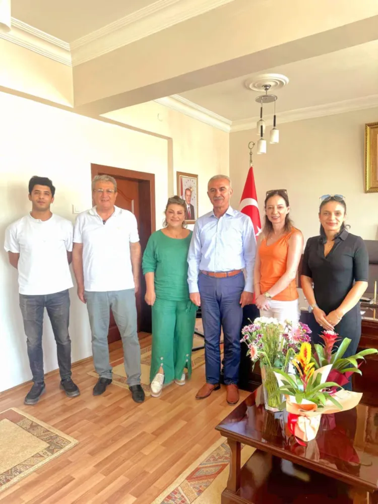 KABET ,Kaynarca Belediye Tiyatrosu Kaymakam Ahmet ERDOĞDU yu Makamında Ziyaret etti
