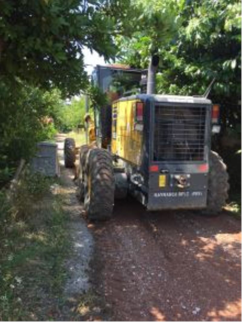 Kaynarca Belediyesi Bayram Öncesi Yol Bakım Onarım Çalışmaları Devam Ediyor