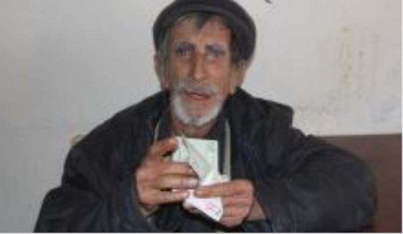 Maaşı çalınan Hüseyin dedeyi sevinçten ağlatan yardım Kaynarcalı İş Adamından Geldi