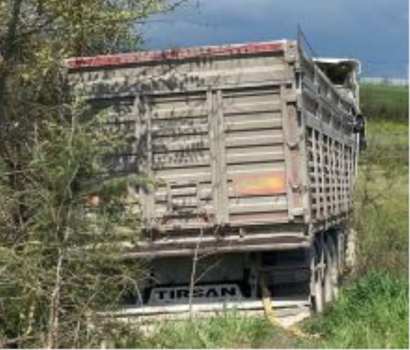 Sondakika ! Kaynarca Yolunda Kamyon Karşı Şeride Geçti