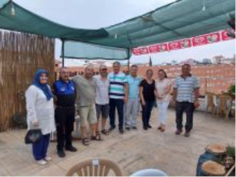 Yıllar Sonra İlkokul Arkadaşları Cafemm De Buluştular